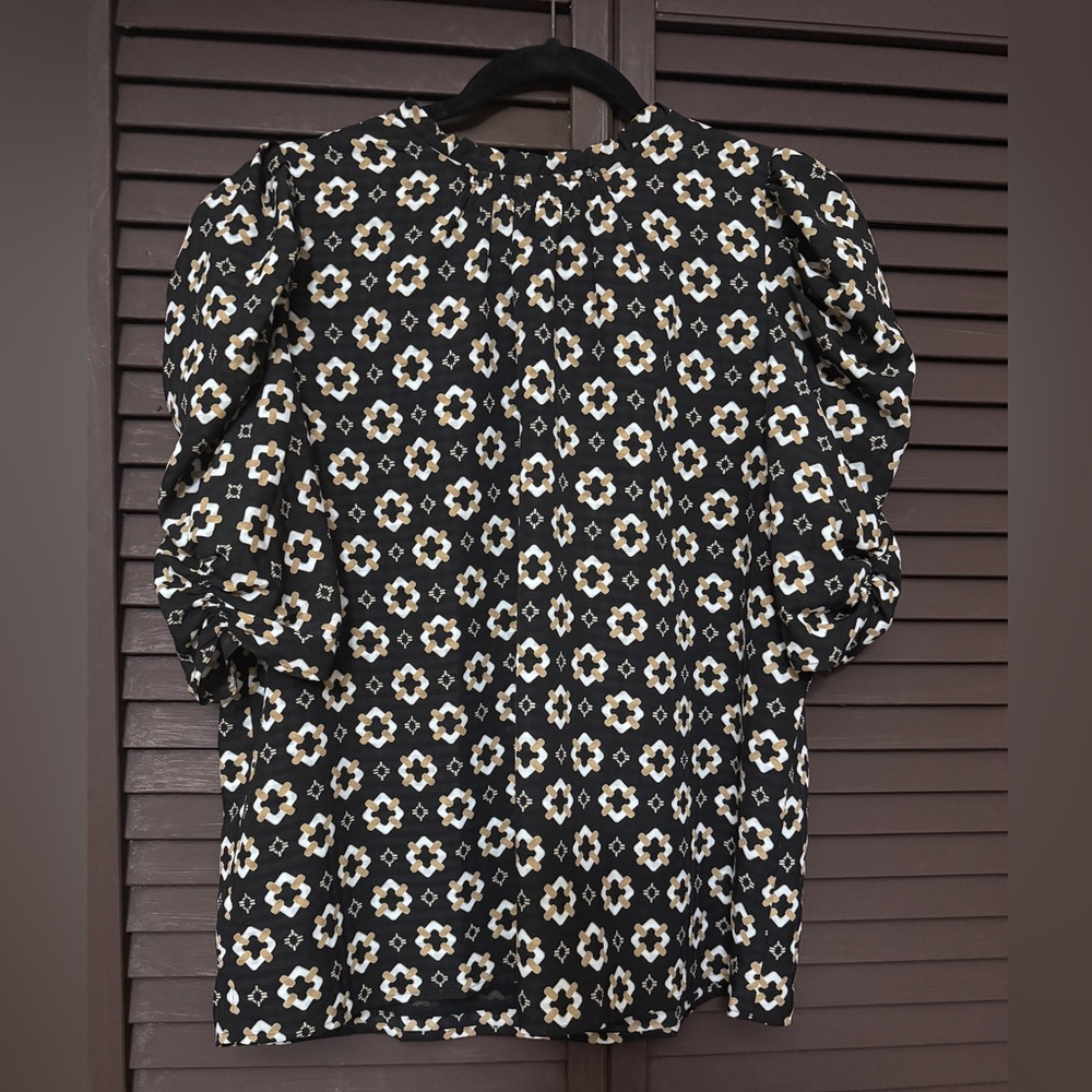 LOFT Geo Cinched Sleeve Ruffle Neck Puff Sleeve Blouse Size Med - Picture 2 of 7